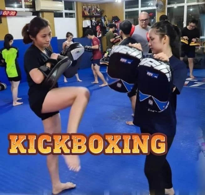 Kickboxing training at Ultimate MMA Academy, Masai
